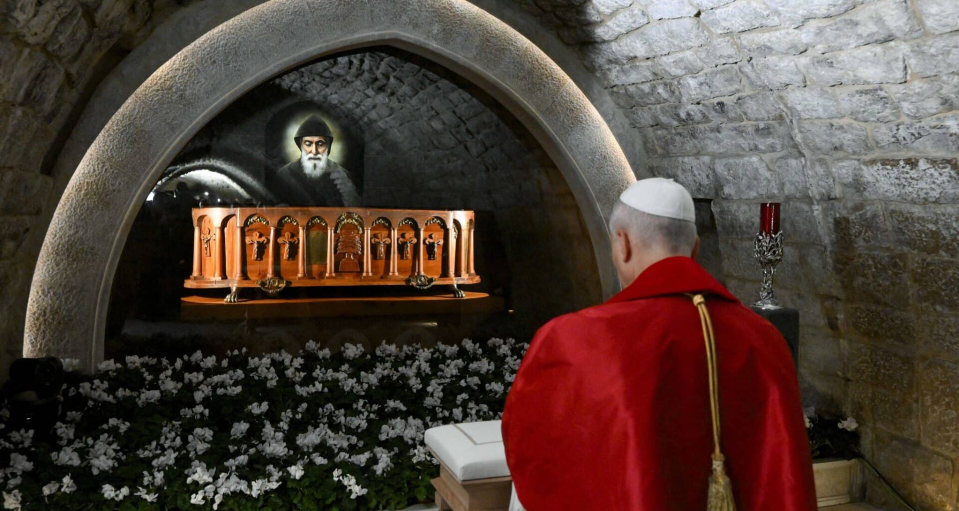 Pope reminds faithful Lebanon is not forgotten
