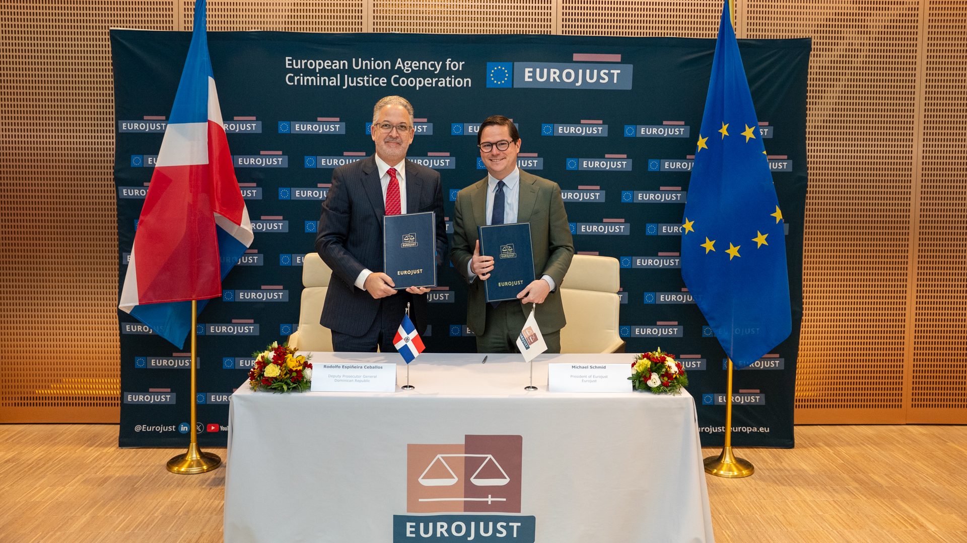 Signing working arrangement