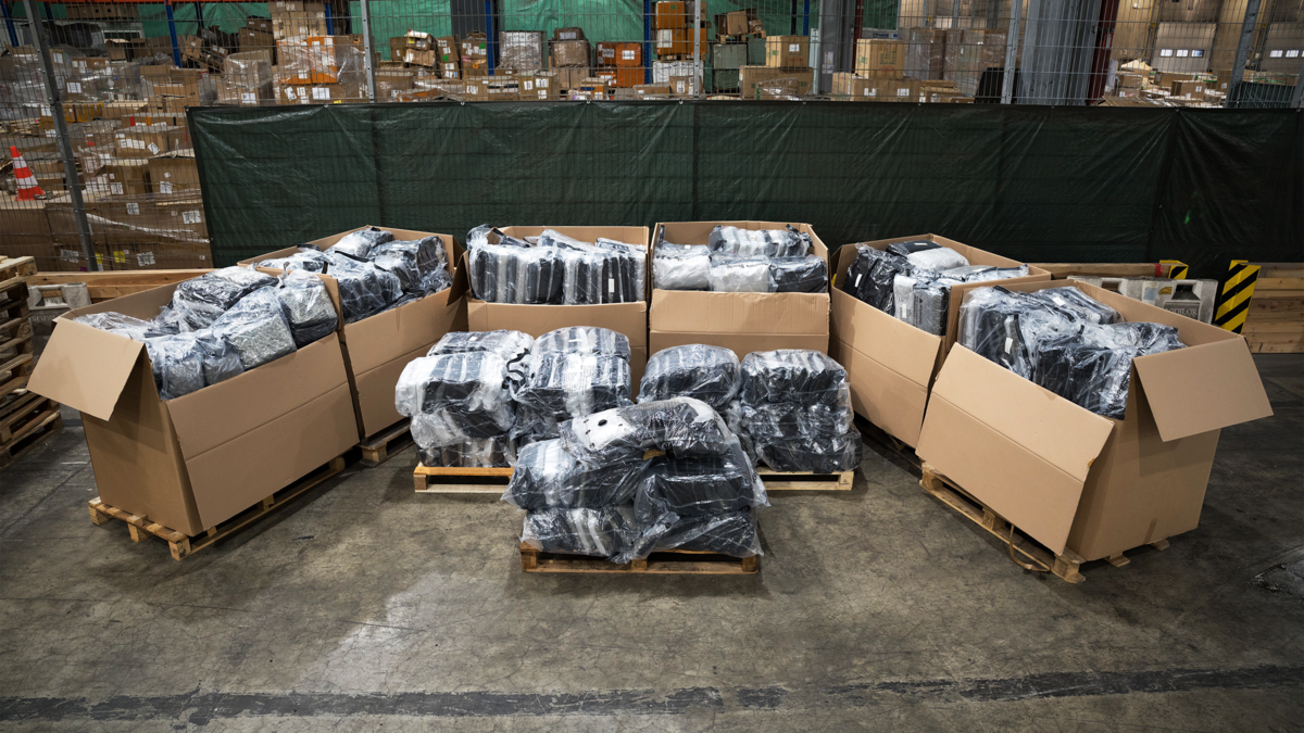 Ein größerer Fang ist den Beamten im November gelungen. Die Möbellieferung ging tatsächlich an den Empfänger – allerdings ohne das Cannabis.