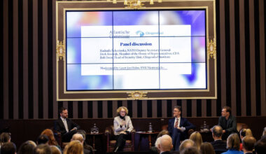 Visite de la secrétaire générale déléguée de l'OTAN aux Pays-Bas