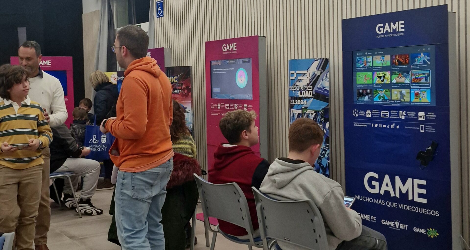 Más de un centenar de jóvenes disfrutan de ExpoElijove 2025