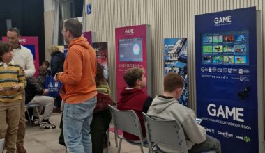 Más de un centenar de jóvenes disfrutan de ExpoElijove 2025