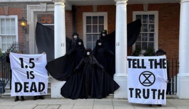 Extinction Rebellion protest criticises inaction over 1.5C climate change target