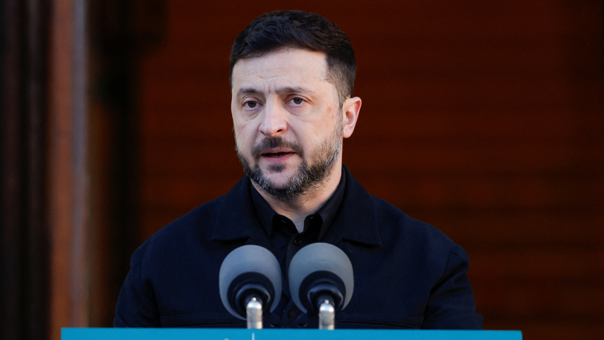 Zelenskyy in Ireland, awaits results of Putin–Witkoff talks