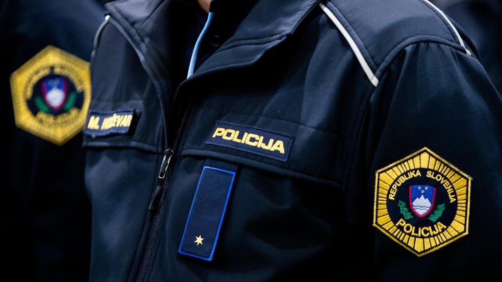 Po zadrogiranega 42-letnika je prišla mati, prav tako brez izpita