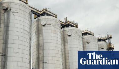 Carbon capture was spruiked as a way of limiting our emissions – but has Australia been greenwashed? Despite billions in investment and backing from the federal government, carbon capture and storage technology ‘should be in no way treated as a climate solution’, critics say.