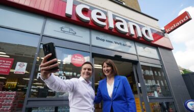 Political ignorance of business stunting growth, says Iceland boss