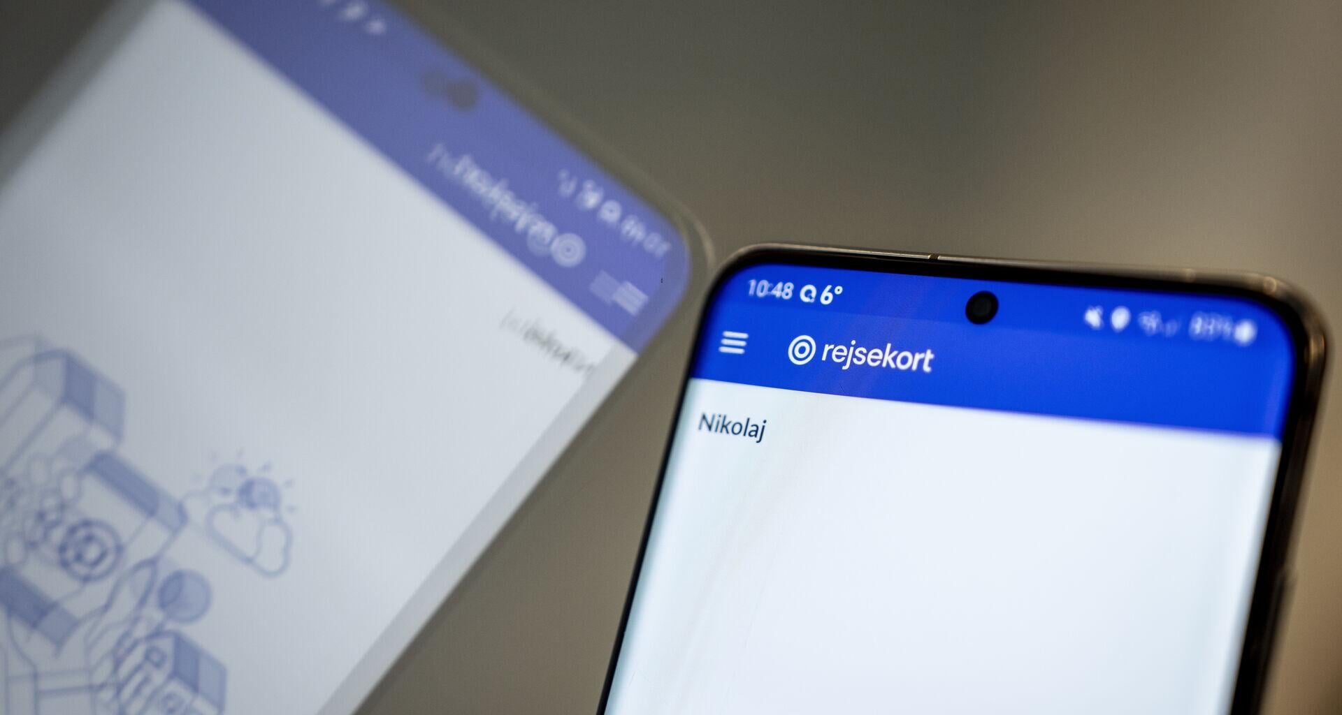 Rejsekorts kampagne får kritik: ”Tæt på vildledning” [skjuler at fysisk kort stadig er mulighed]