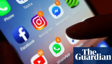 Instagram and Facebook begin shutting down accounts as Australia’s under-16s social media ban looms | Social media ban