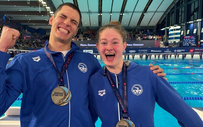 Jefimova ja Tribuntsov võitsid lühiraja EM-il kuldmedalid | Ujumine