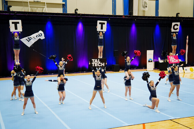 GALERII | Sakus selgitati välja Eesti parimad cheerleader'id | Teised alad