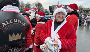 Motoklubi Alempois liikmed jagasid lastele jõulukommi | Eesti