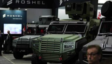ICE taps Canadian firm for 20 armoured vehicles despite Trump trade war - National