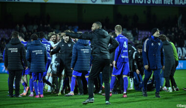 VIDEO - Patro Eisden-Eupen ontaardt in vechtpartij, Stijn Stijnen fulmineert: "Ik zag mensen met paraplu naar ref slaan"