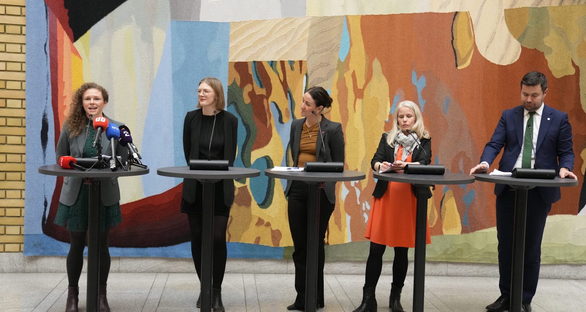 Natt til onsdag ble de fem forhandlingspartiene omsider enige om statsbudsjettet.