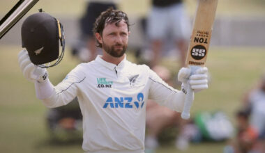 New Zealand bat past 500 in third test