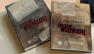 Prezydent Karol Nawrocki sprezentował Wołodymyrowi Zełenskiemu dwa tomy "Dokumentów Zbrodni Wołyńskiej"