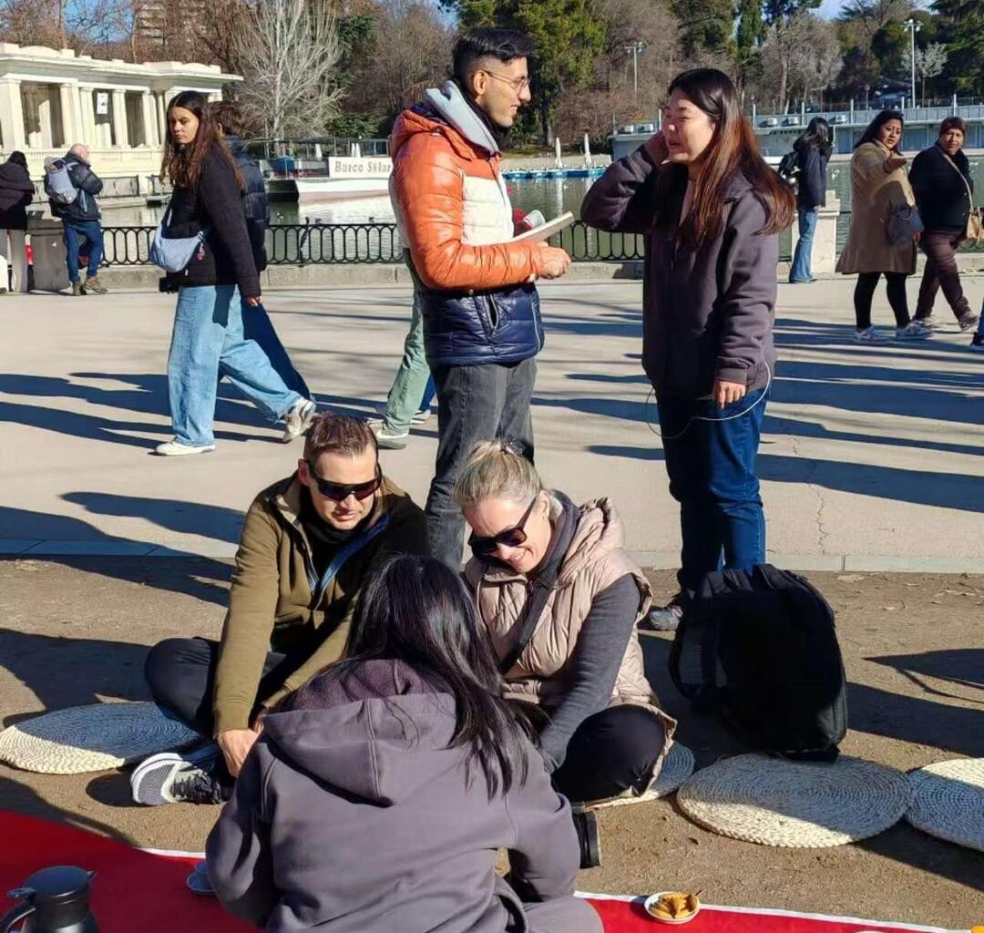 ceremonia de té en parque de Retiro en madrid
