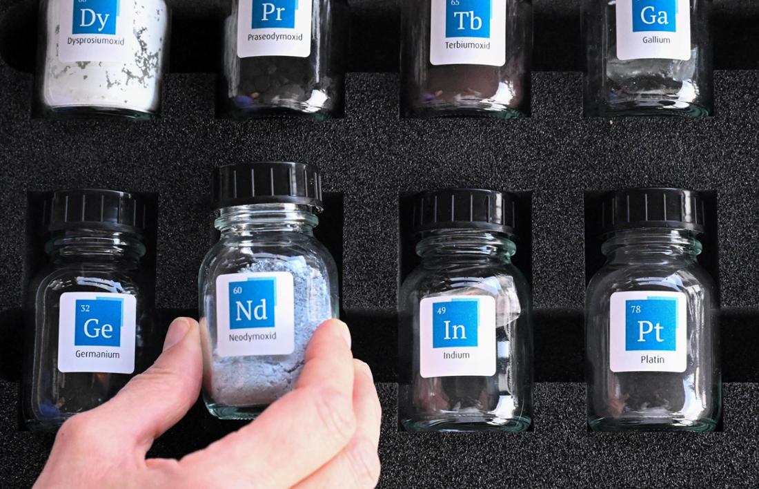 Seltene Erden in einem Koffer