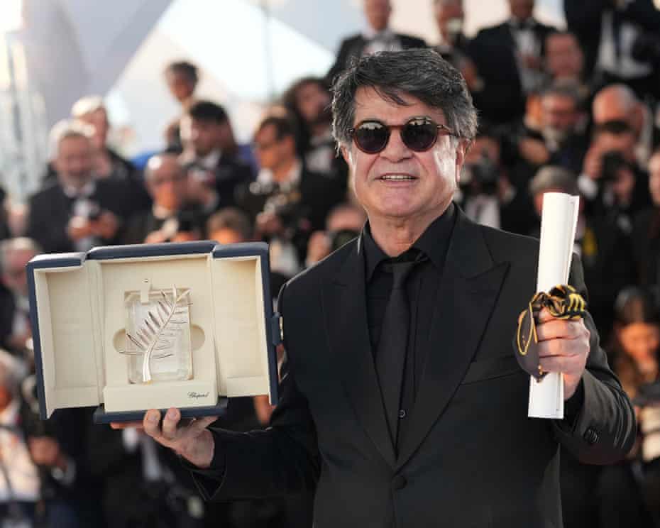 Iranian Director Jafar Panahi Says He'll Return to Tehran for Jail Sentence After Oscars