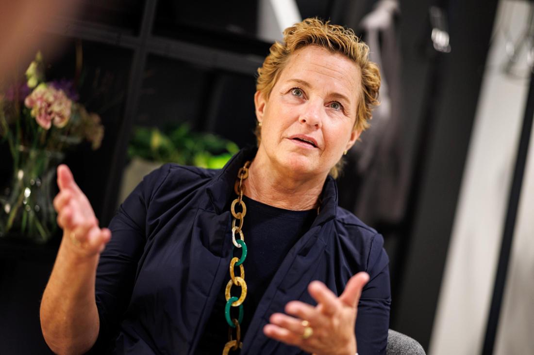 Mercedes-Vorständin Britta Seeger bei einem Interview auf der IAA Mobility in München im Jahr 2023.