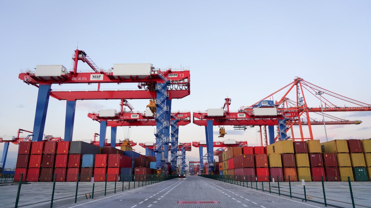 Turkish exports to UK rise past $15B in 11 months of 2025