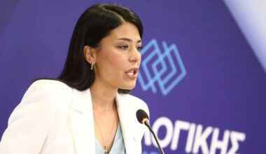 Far-right leader Latinopoulou targets migrants, Roma and gov’t in fiery broadside
