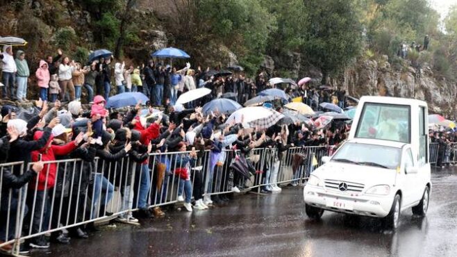 Pope Leo visits Annaya monastery, meets religious leaders and young people in Lebanon｜Arab News Japan