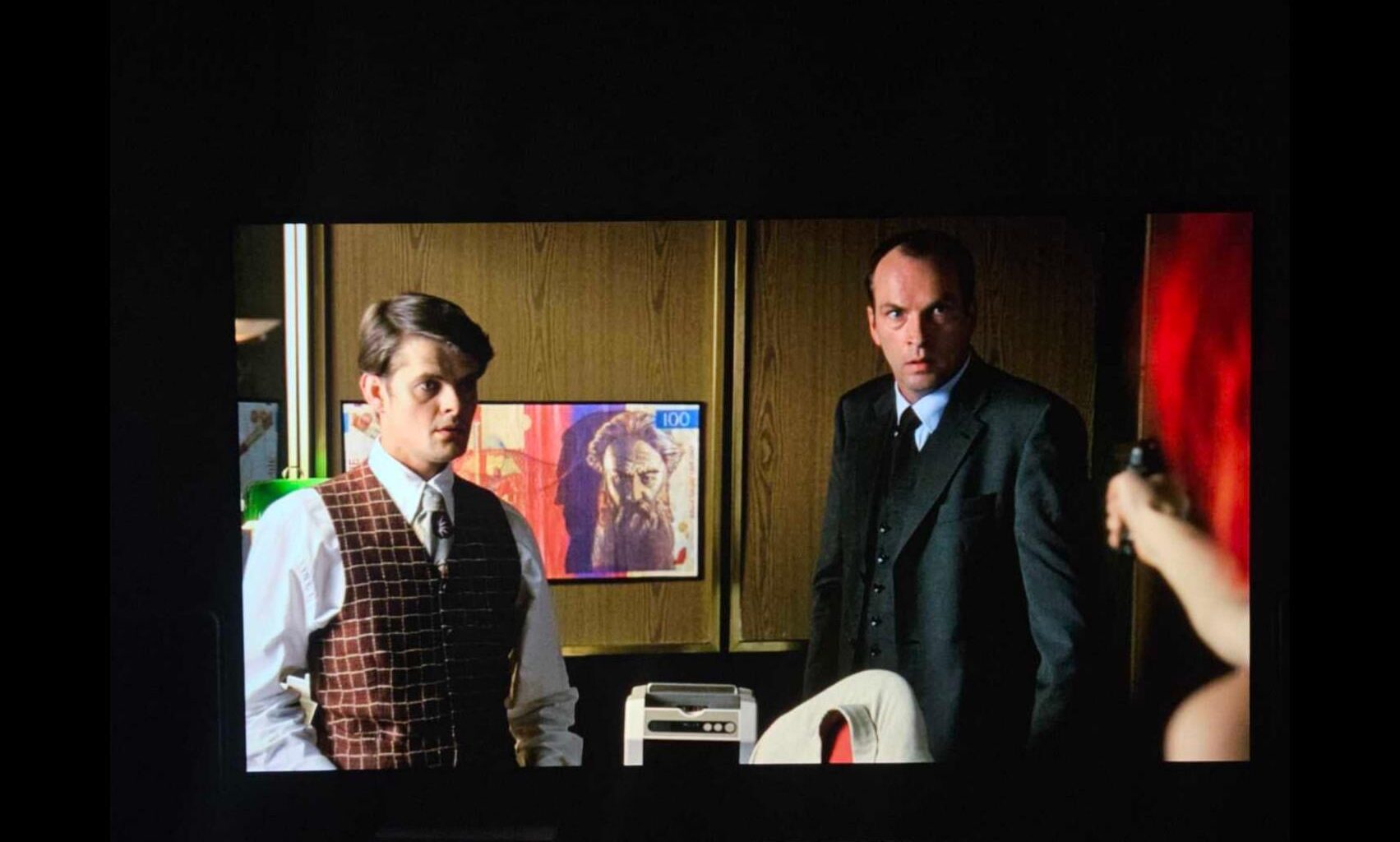 Gledam nemški film (Lola rennt / Run Lola Run), ki se dogaja v Berlinu, ko kar naenkrat...