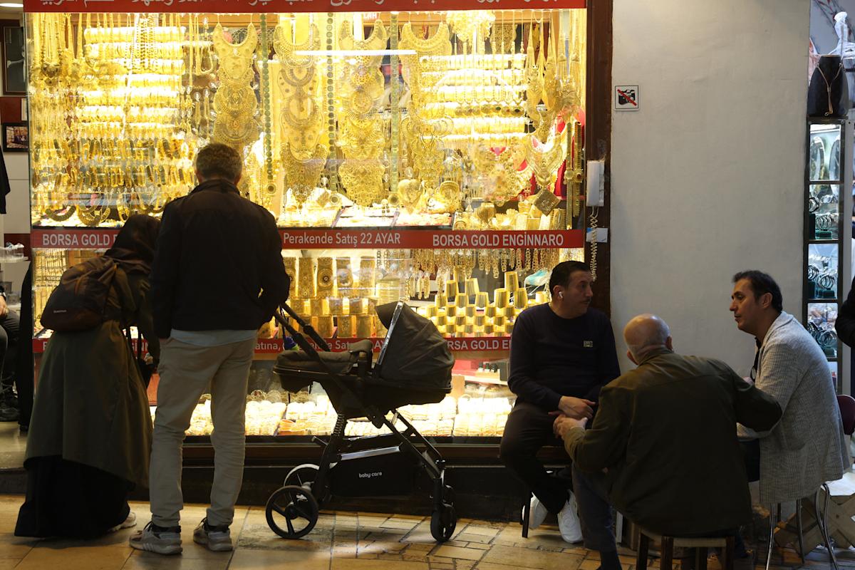 Gold pulls back from records as markets assess ECB and BoE rate decisions