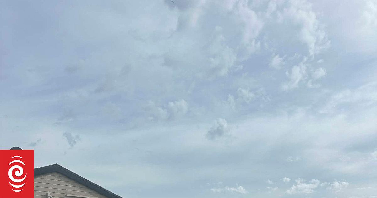 Aeroplane crashes into house in Pauanui