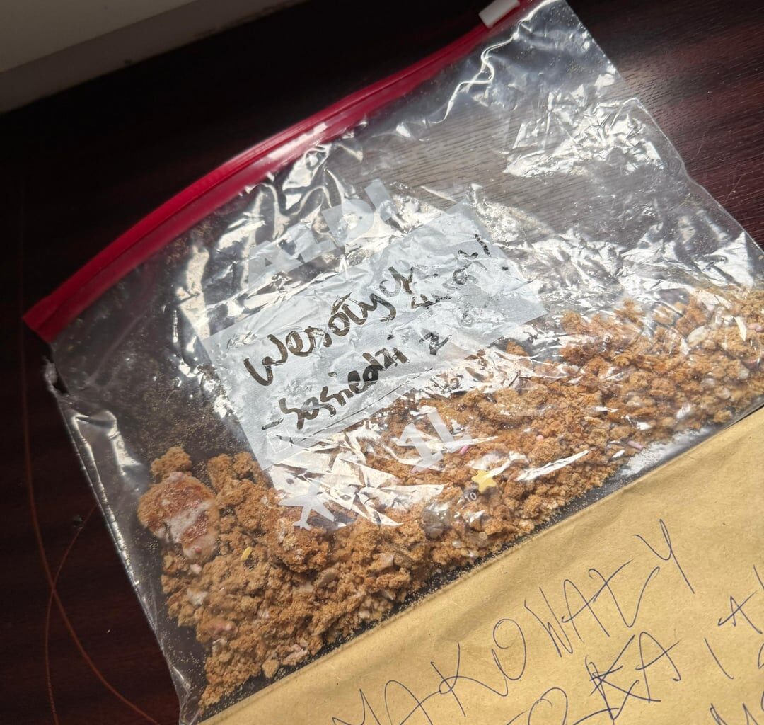 Uważajcie ze świąteczną życzliwością...