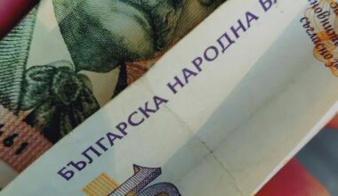 Днес с последните си 10 лв. кеш си купих дюнер "Супер XXL" и осранах с 1 лев в джоба до Нова година