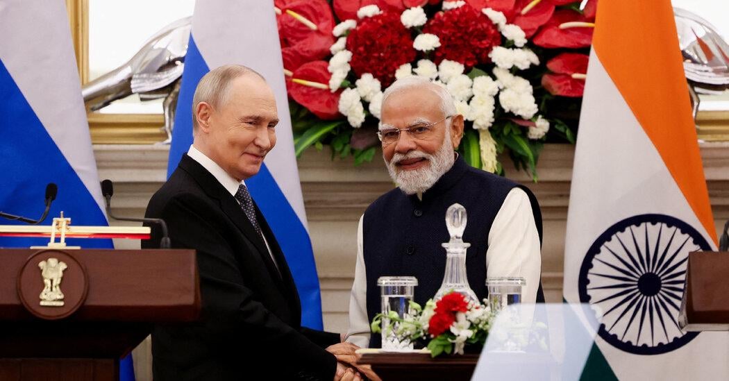 Putin Basks in Praise From Modi on India Visit