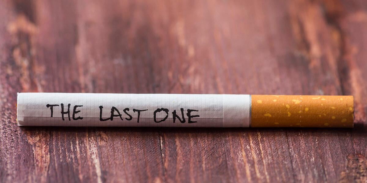 Не купувайте повече цигари. Пушете до Нова Година, в 12 хвърлете каквото е останало в кофата. Снимайте го за спомен. Направете го за себе си и близките си.