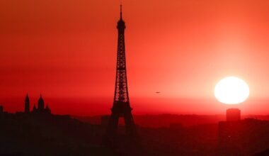 2025 on track to tie as second-hottest year on record, EU monitor says