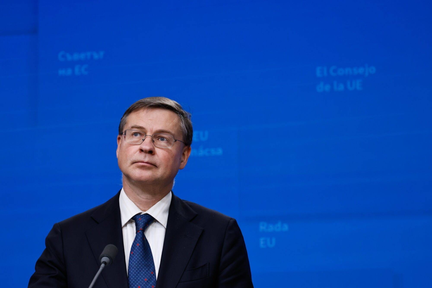 EU agrees to indefinitely freeze Russian assets, removing obstacle to Ukraine loan