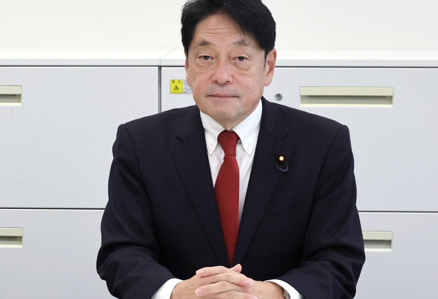 Senior LDP official hints at need for discussion of non-nuclear principles