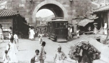 Seoul's streetcars: Between tradition and progress
