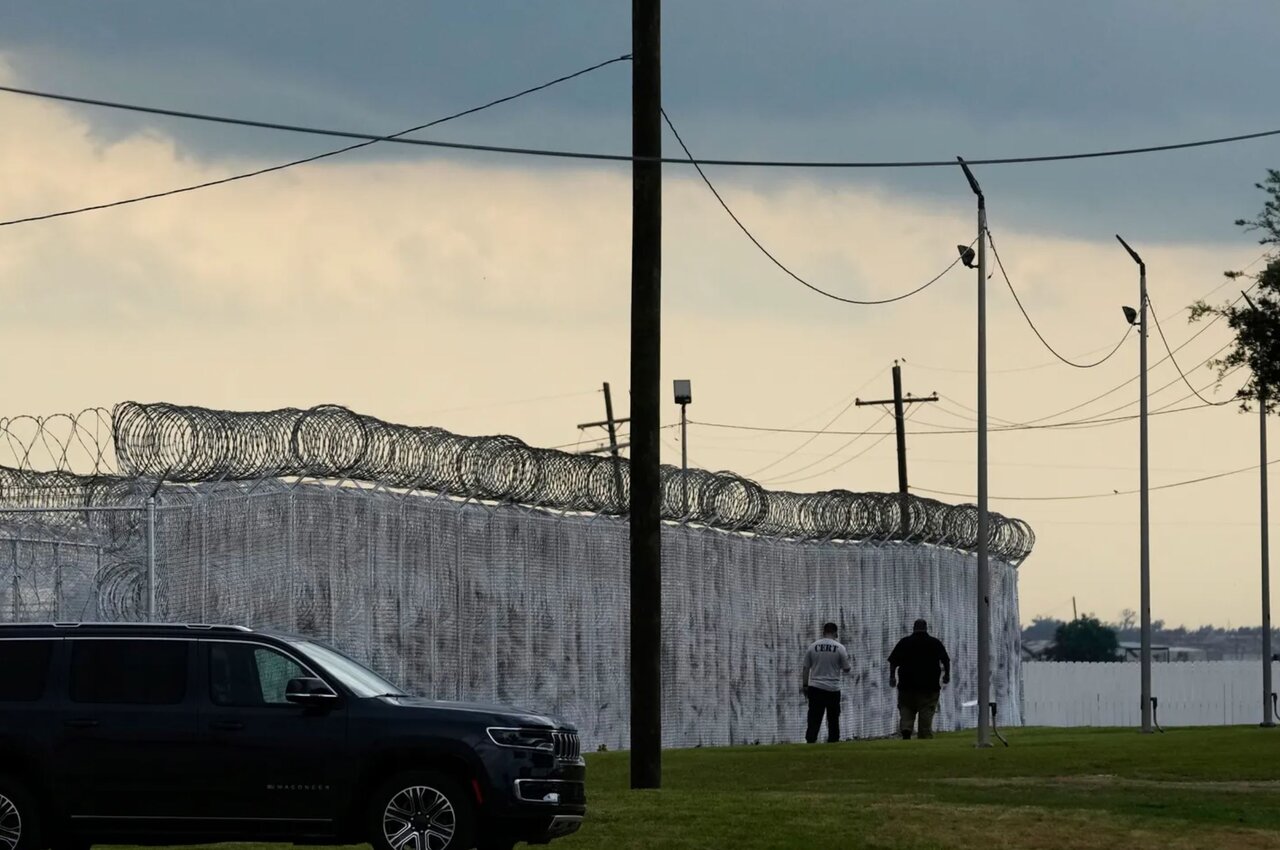 Another group of Iranian inmates freed in US head home