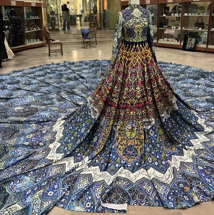 Authentic Iranian clothing exhibition held at Cultural Heritage Ministry
