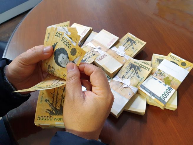 Wealthy Population Surpasses 470,000, With Stocks Emerging as Top Investment of Choice (Image courtesy of Yonhap)