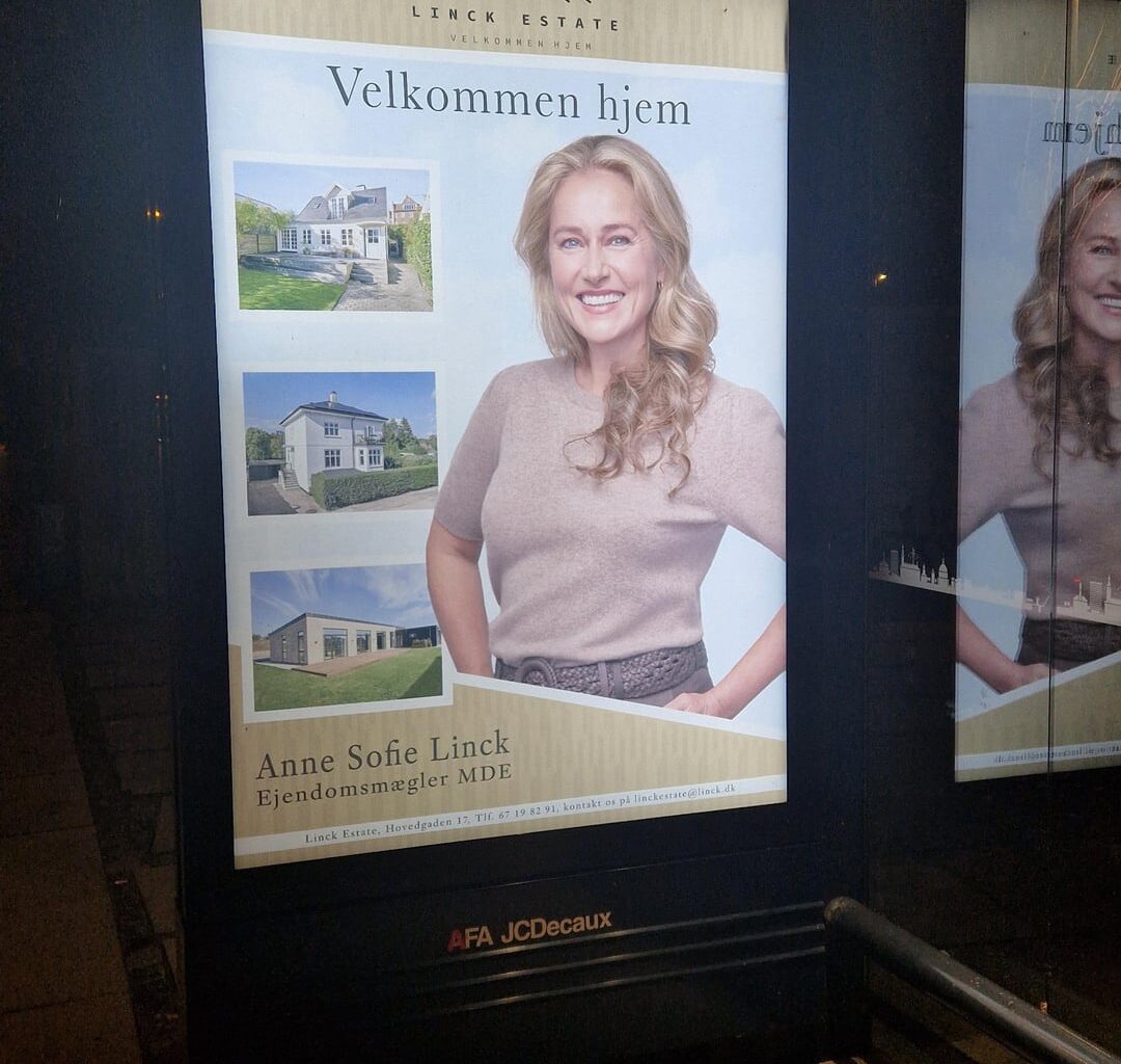 Det er hårde tider når Sidse Babett Knudsen bliver nødt til at køre sidehustle som ejendomsmægler