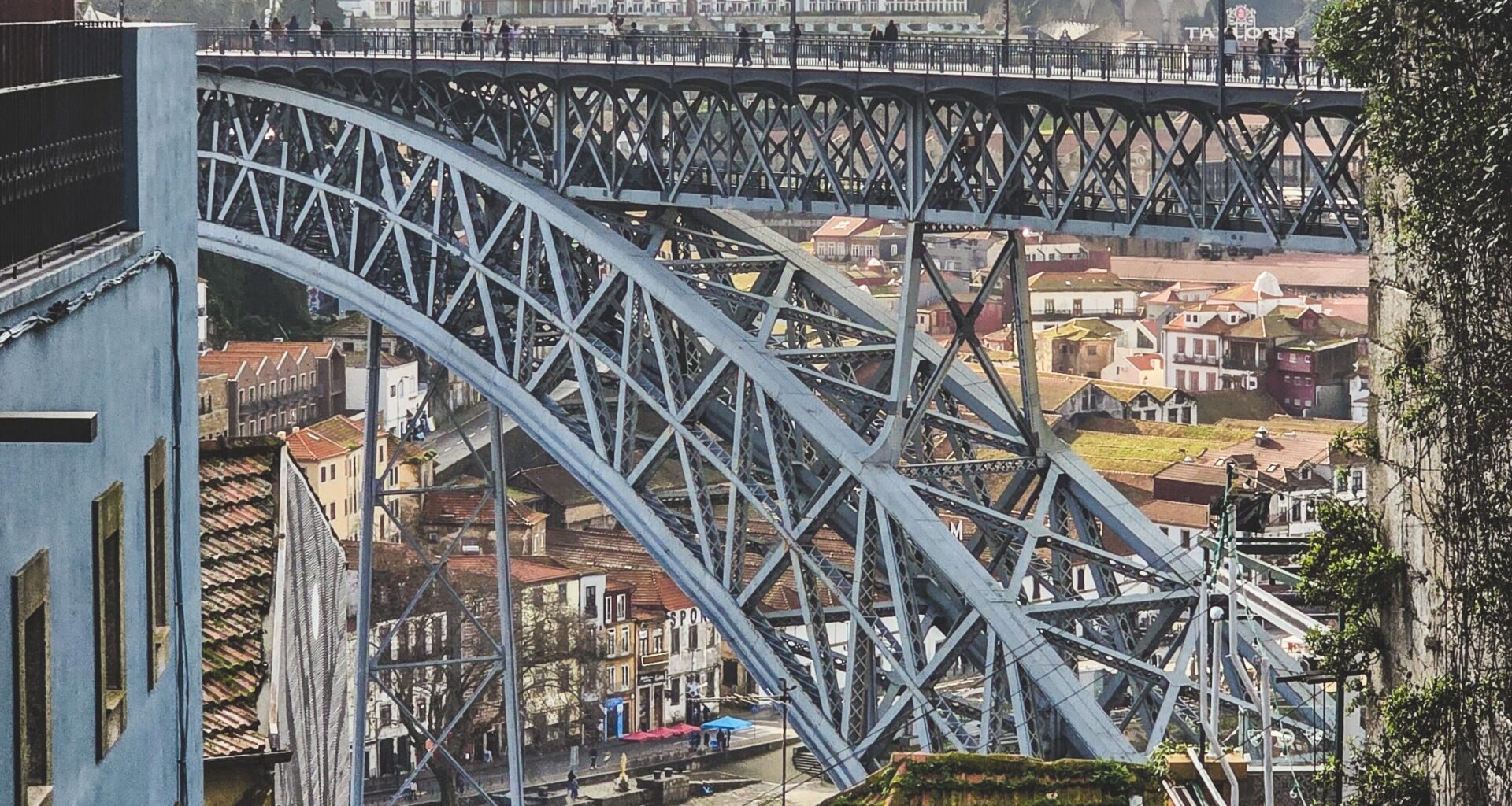 Ponte Luís I vista da Rua Arnaldo Gama