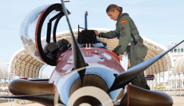 Princess Leonor takes her first solo flight during her Air Force training.