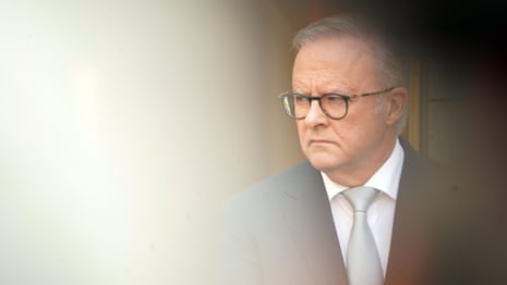 Australian prime minister announces new laws to combat hate speech after Bondi shooting – video