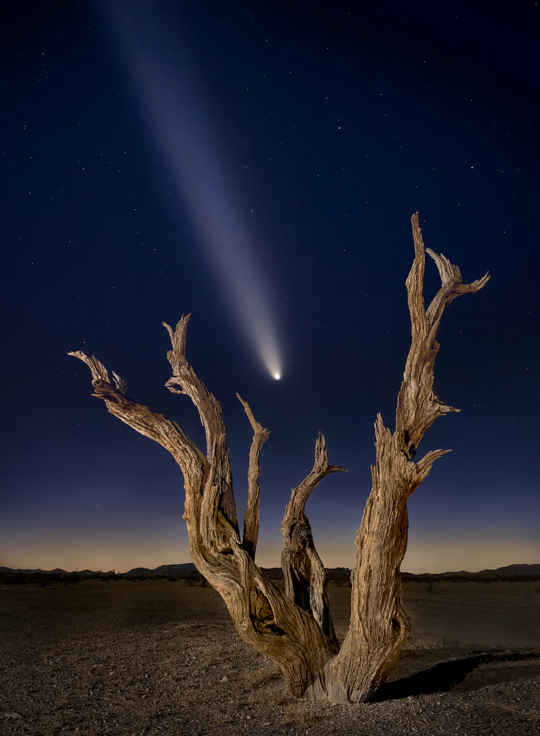 Made from 13 light frames by Starry Landscape Stacker 1.8.0. Algorithm: Min Horizon Noise