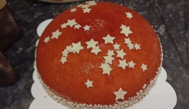 I tried Iceland's festive desserts — 1 should have stayed in the fre