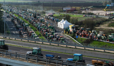 Κρίσιμες οι επόμενες ώρες στα μπλόκα αγροτών στην Δυτική Ελλάδα