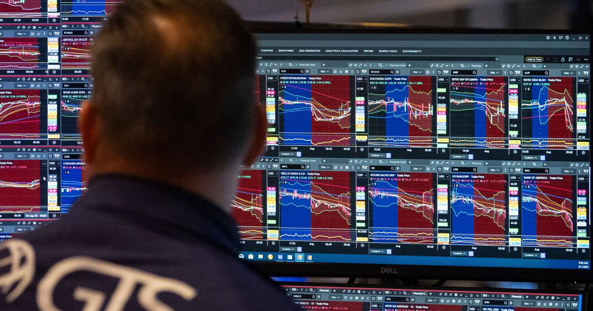 Here's why everyone's talking about a 'K-shaped' economy | Business